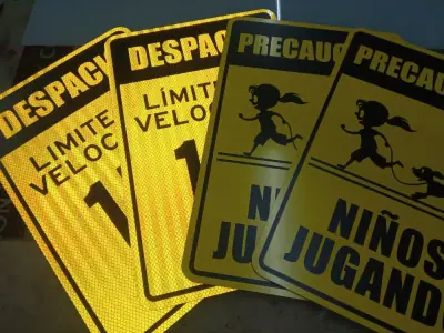 Speed limit and children at play road signs