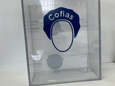 Wall mounted acrylic dispenser