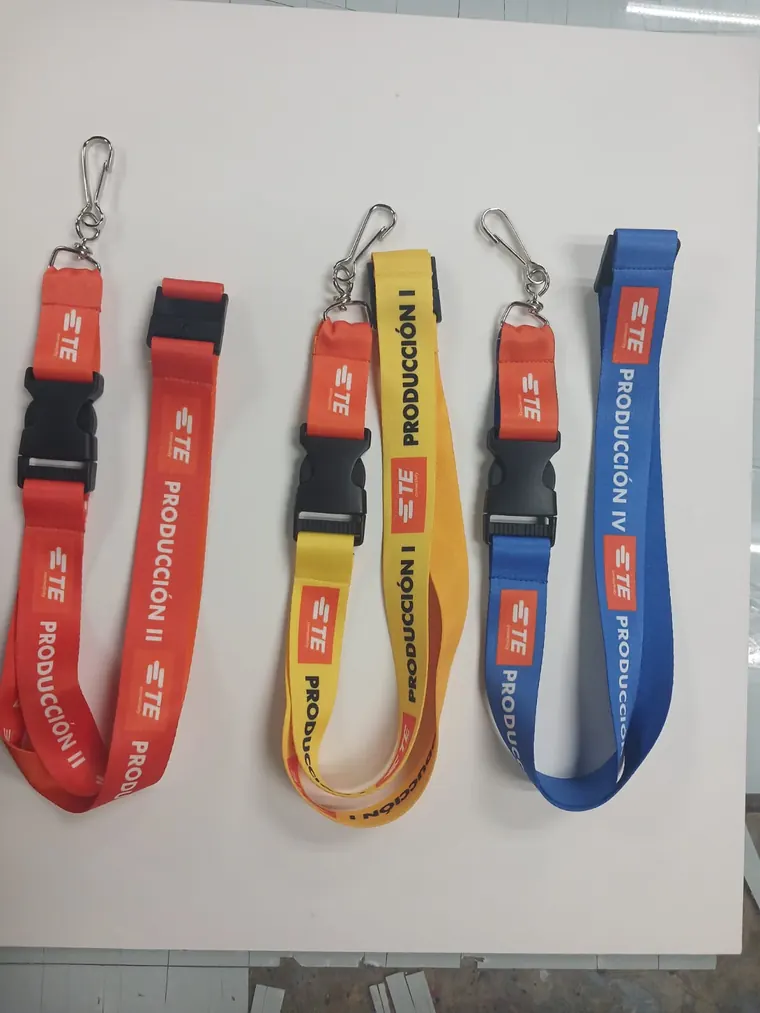 Cordones personalizados por área de producción, a color y con herraje · TE Connectivity