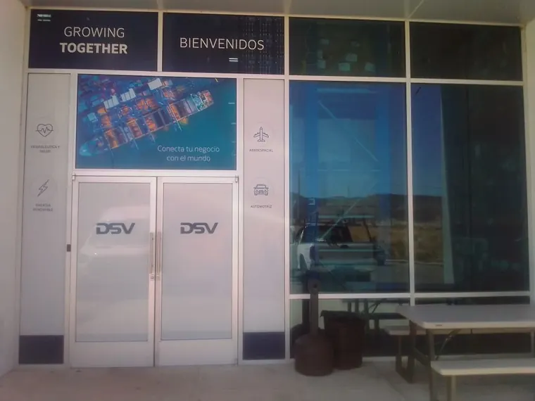 Pieza de acrílico con corte de precisión