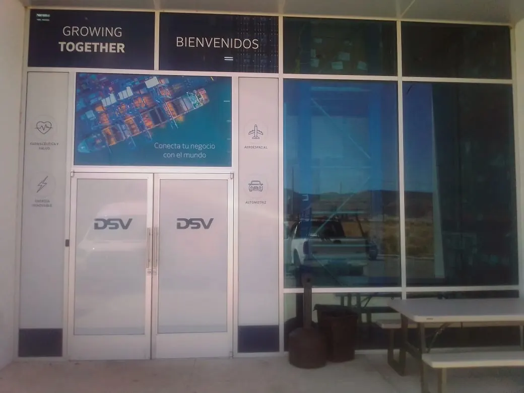 Pieza de acrílico con corte de precisión