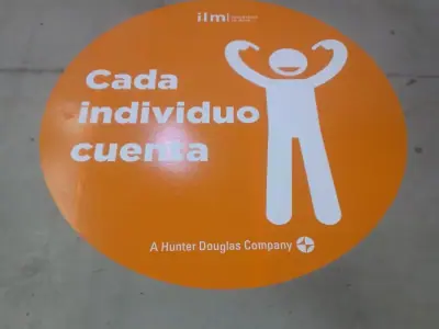Floor vinyl for pedestrian traffic