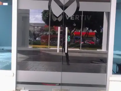 Door identification in a plant · Vertiv